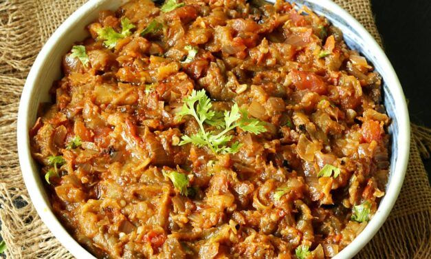 Cómo cocinar Baingan Ka Bharta (India)